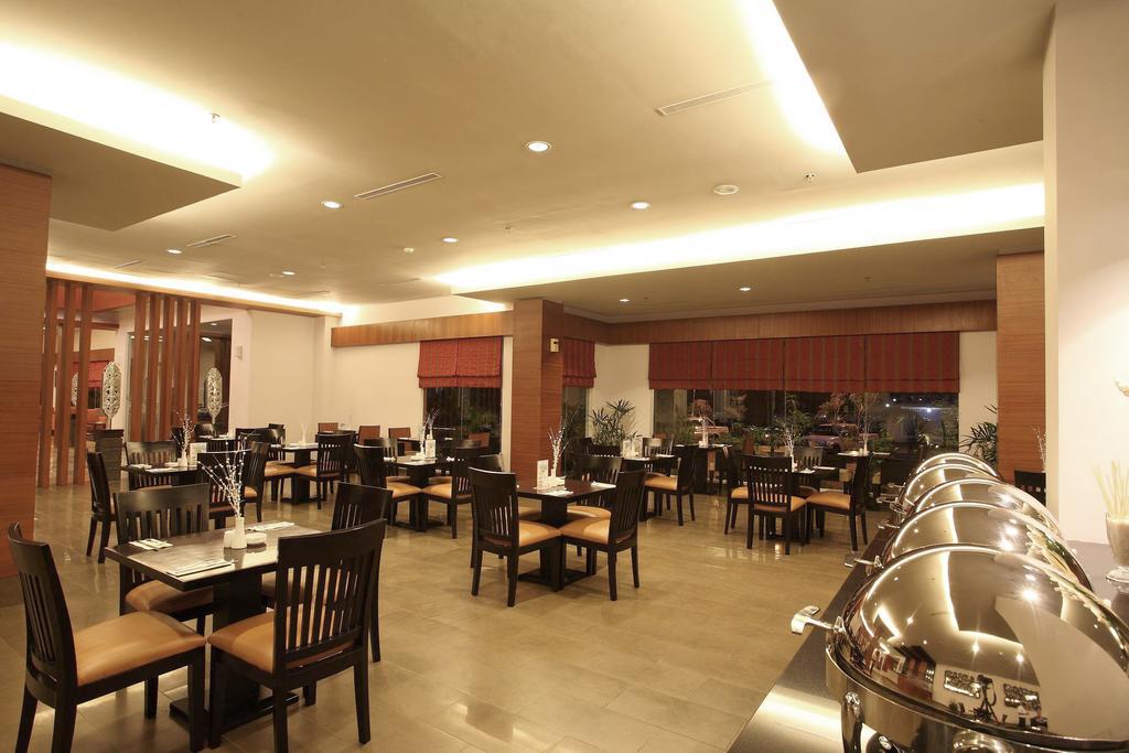Aston Tanjung City Hotel Экстерьер фото