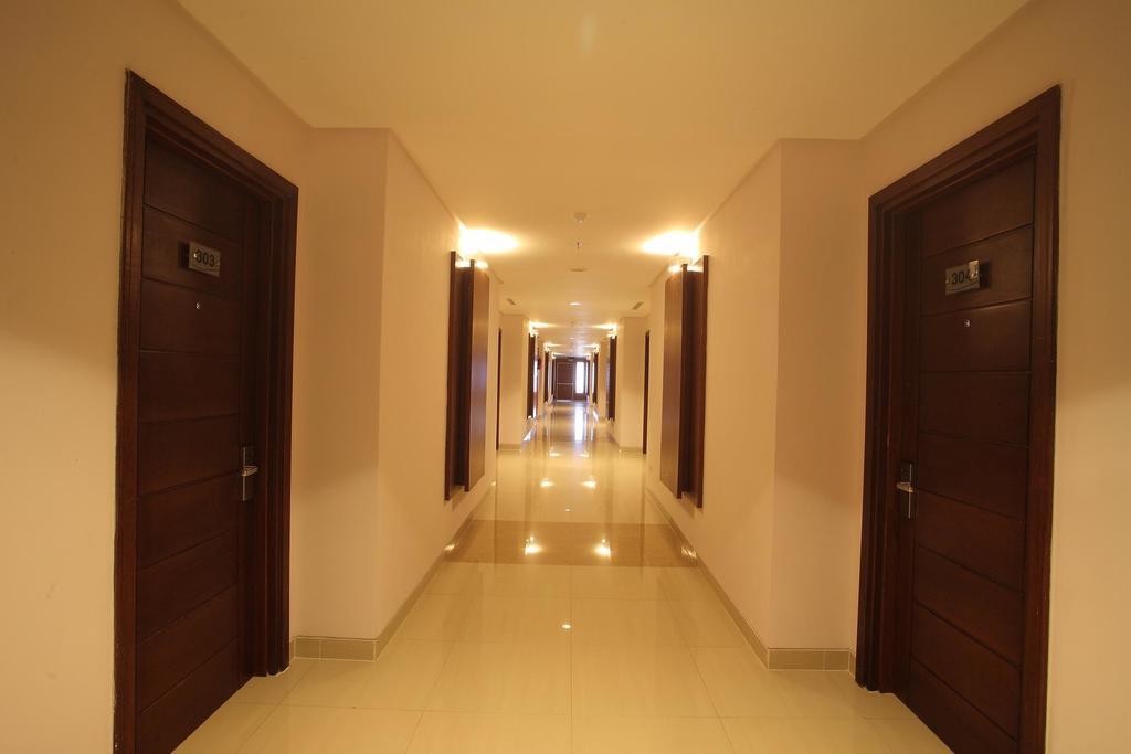Aston Tanjung City Hotel Экстерьер фото
