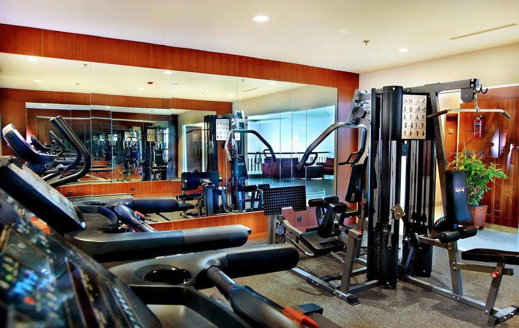 Aston Tanjung City Hotel Экстерьер фото