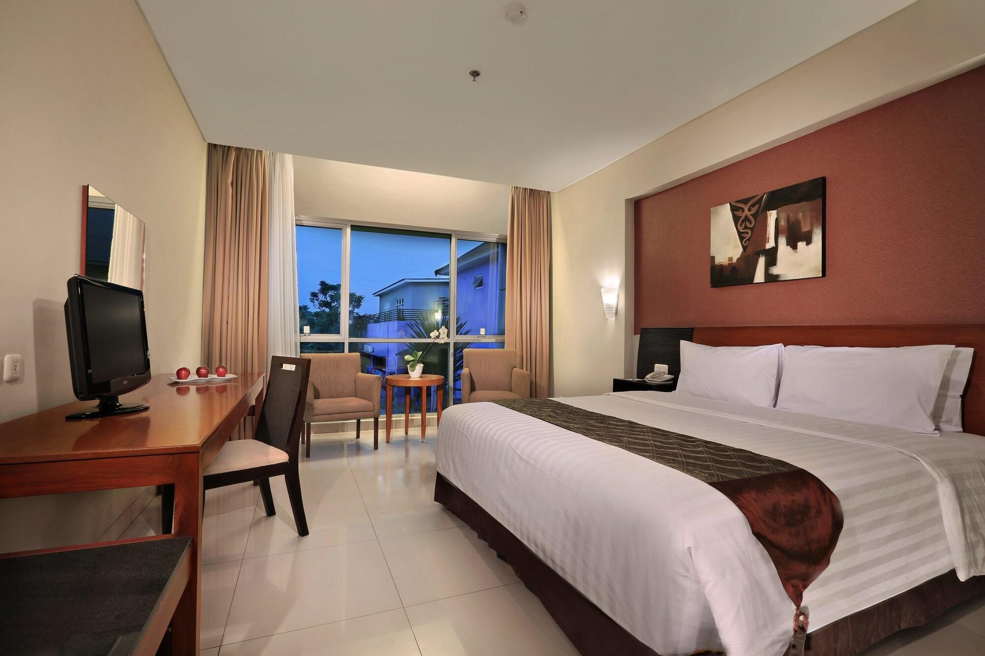 Aston Tanjung City Hotel Экстерьер фото