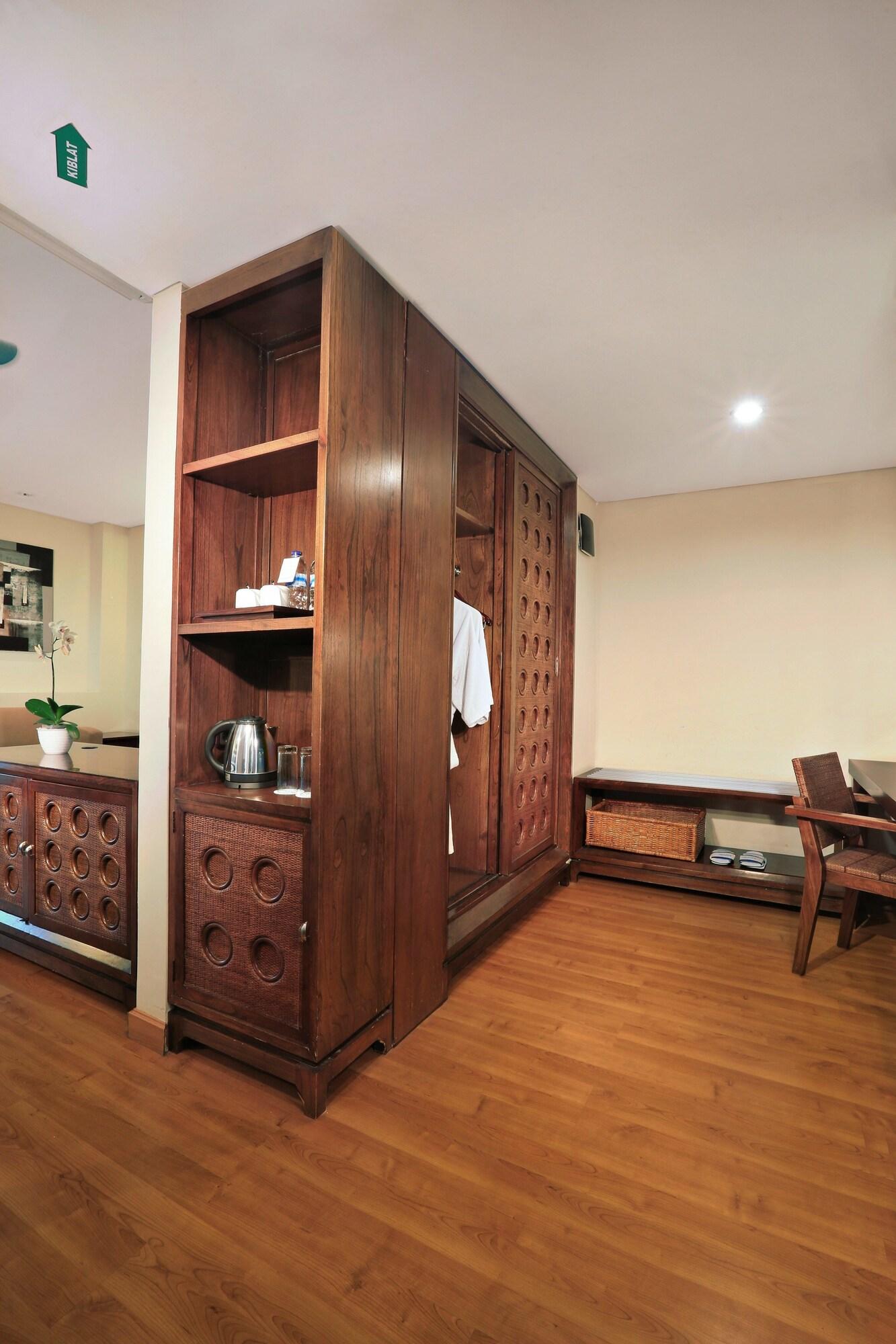 Aston Tanjung City Hotel Экстерьер фото