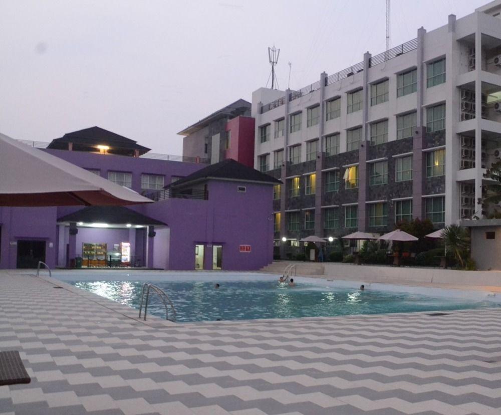 Aston Tanjung City Hotel Экстерьер фото