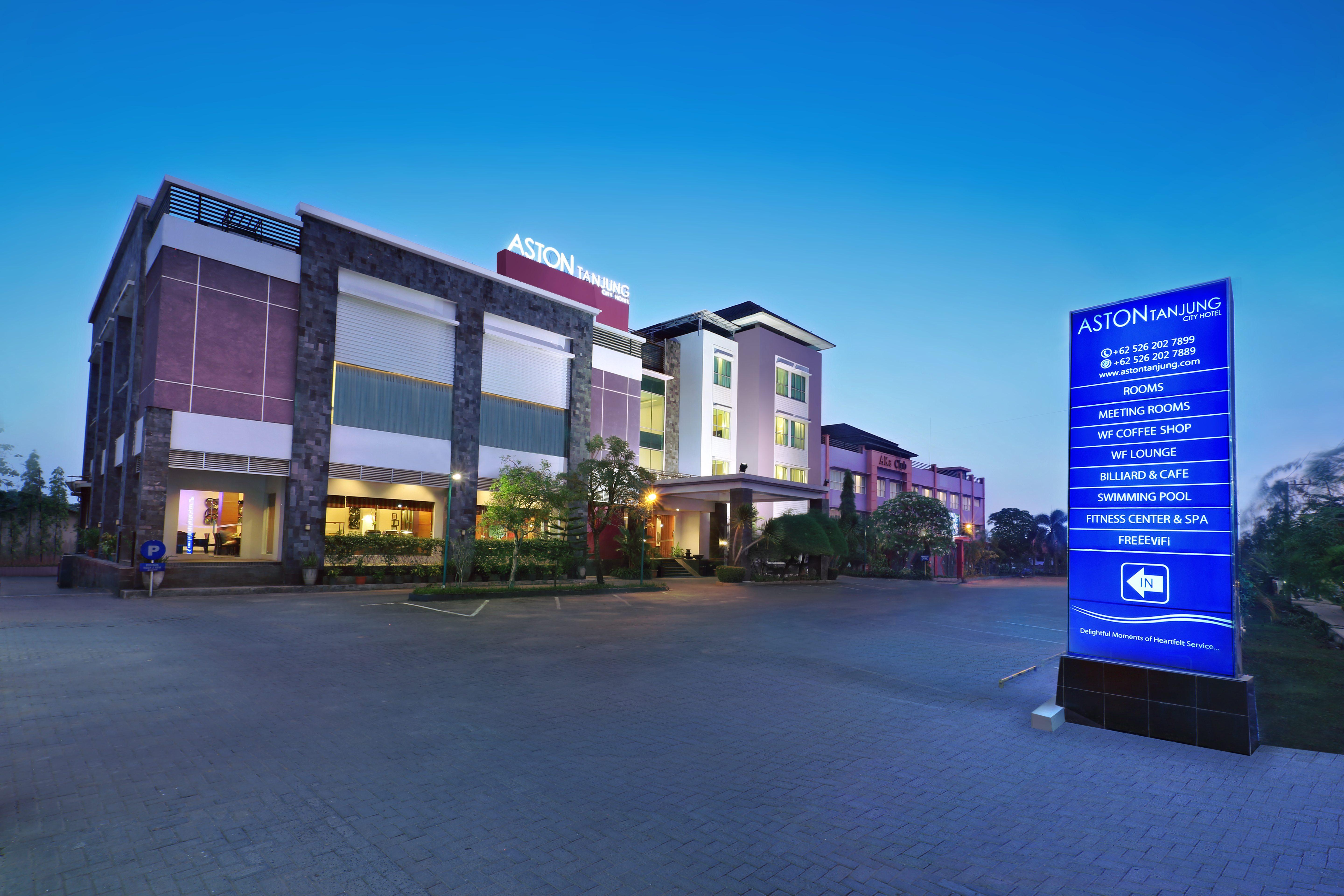 Aston Tanjung City Hotel Экстерьер фото