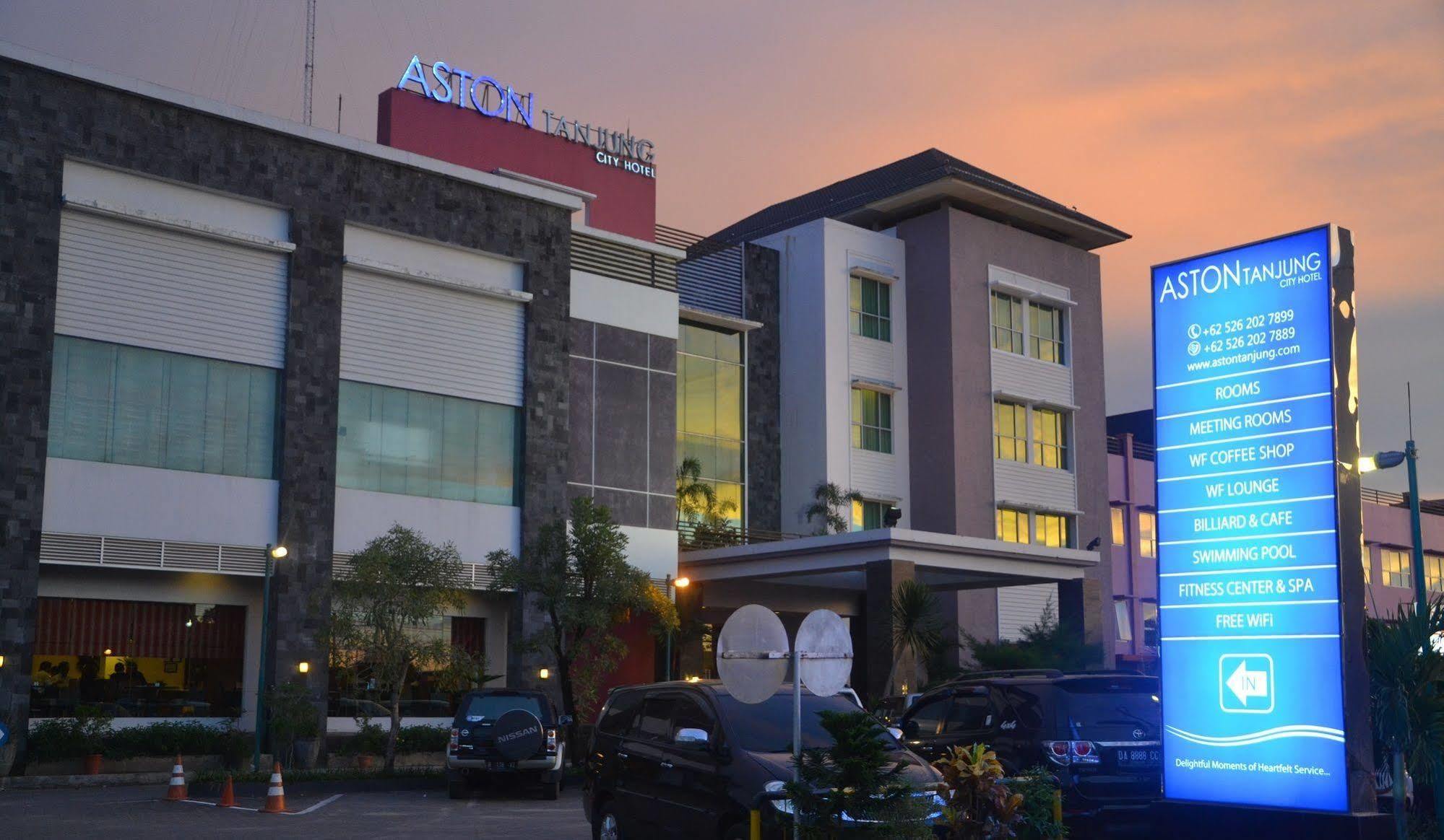 Aston Tanjung City Hotel Экстерьер фото