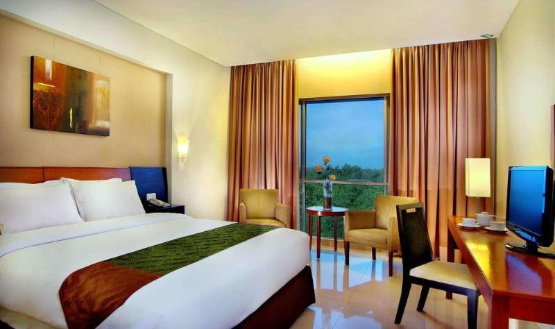 Aston Tanjung City Hotel Экстерьер фото